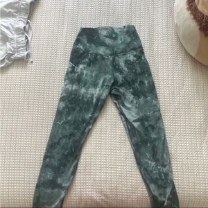 Lululemon Align Size 8 green tiedye